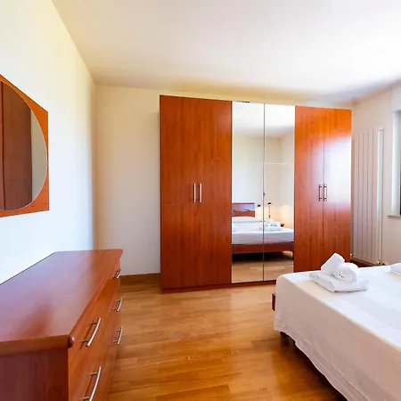 Guesthost - Bright With Terrace * Montesilvano Marina