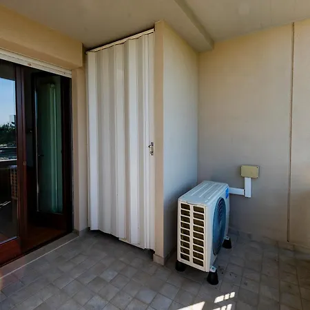 Guesthost - Bright With Terrace *