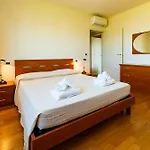 Apartment Guesthost - Bright With Terrace Montesilvano
