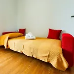Guesthost - Bright With Terrace Apartment
