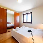 Guesthost - Bright With Terrace Apartment Montesilvano