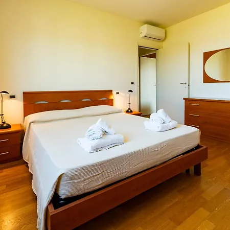 شقة Guesthost - Bright With Terrace Montesilvano Marina