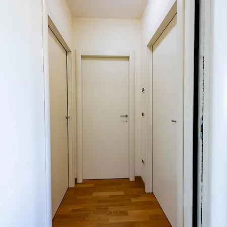 Guesthost - Bright With Terrace * Montesilvano Marina