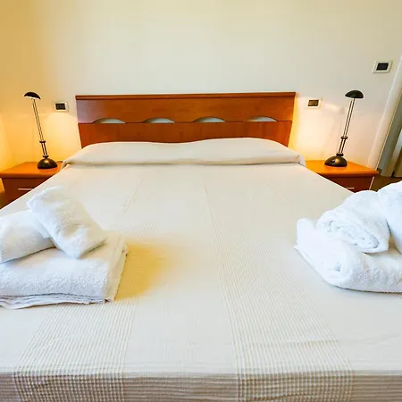 Apartament Guesthost - Bright With Terrace Montesilvano Marina