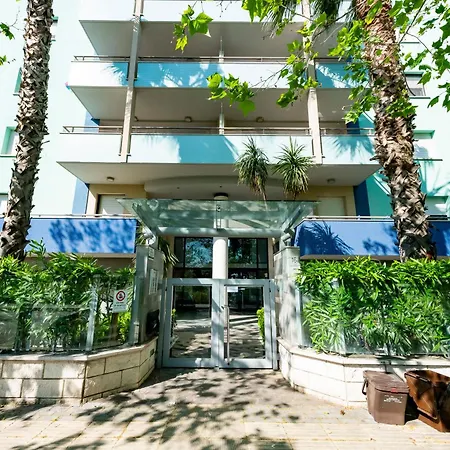 Guesthost - Bright With Terrace