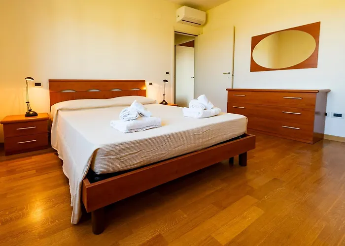 Guesthost - Bright With Terrace