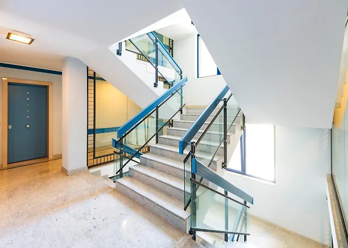 Guesthost - Bright With Terrace דירה *