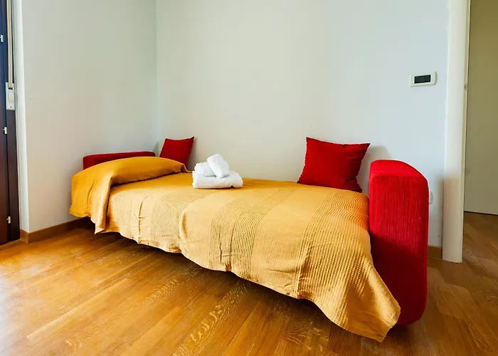 Guesthost - Bright With Terrace Apartmán