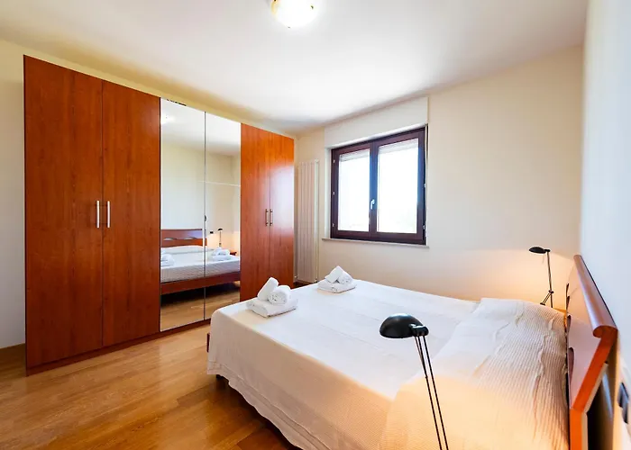 Guesthost - Bright With Terrace Apartmán Montesilvano Marina