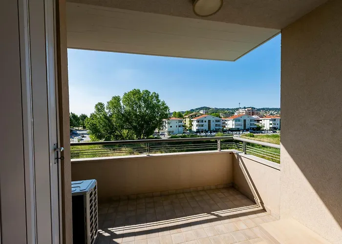 Guesthost - Bright With Terrace * Montesilvano Marina