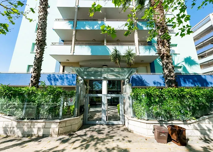 Guesthost - Bright With Terrace